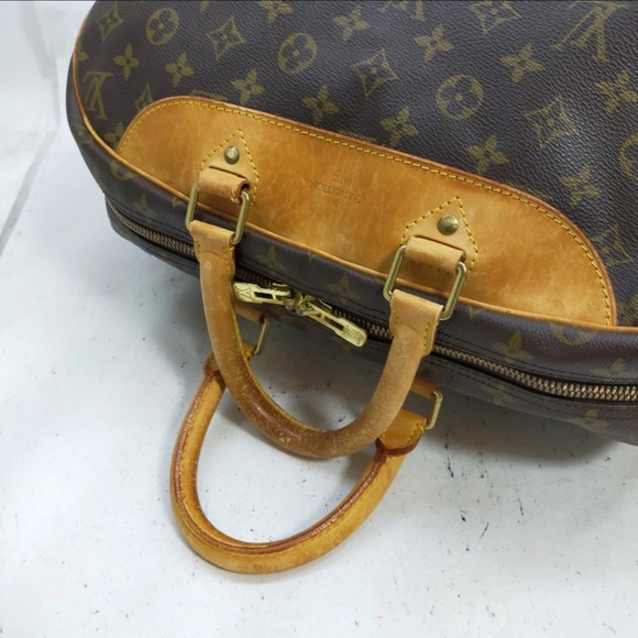 Louis Vuitton MM Evasion Travel Bag - Picture 4 of 16